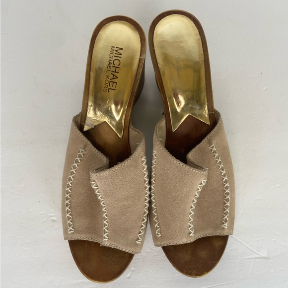 Michael Kors Y2K Wool Studded Block Heels Sandals Size 9.5 M Beige Suede Retro - Picture 5 of 11